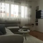 Modern Apartment *
