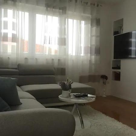 Modern Apartment *