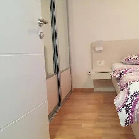 Modern * Makarska